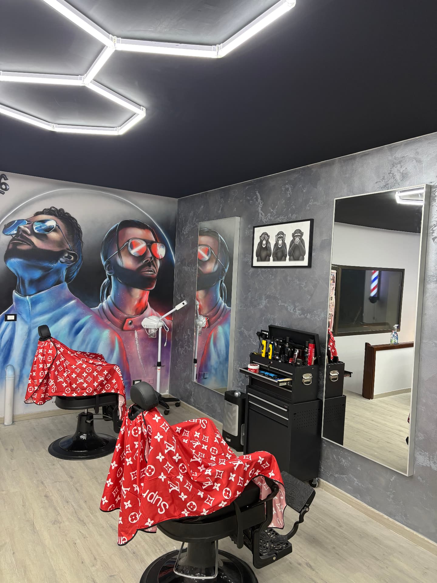 Interno del salone 216 Barber & Hair a Codroipo